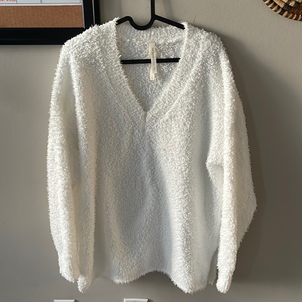 Aritzia Babaton lightweight white sweater (oversized)